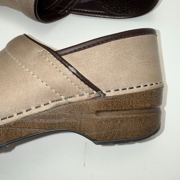 Dansko Professional Clogs Tan / Beige, Women's Size 38 / US Size 7.5-8 - Picture 3 of 11
